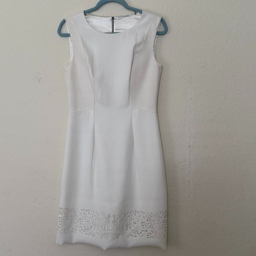 T.Tahari White sleeveless fitted dress with lace trim lined size 6 - Picture 3 of 14